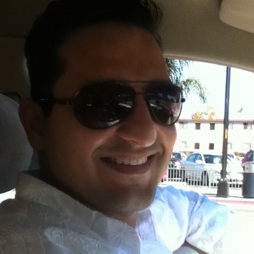 tweetafroz's profile picture. 