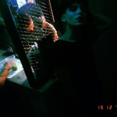 sobre mim?
ser, materia
existente nesse planeta
planeta terra
estou nesse plano
vivendo oque dizem ser correto
as vezes o incorreto
mas vivendo
