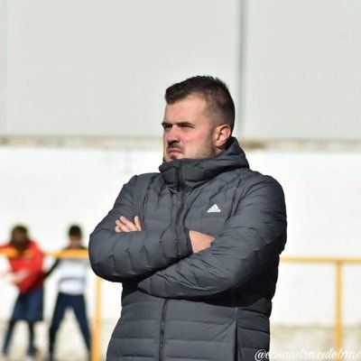 Entrenador nacional nivel 3 UEFA PRO, Director Deportivo y ex entrenador del Ciudad de Cuenca y del CD San José Obrero
