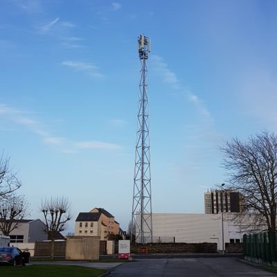 RASSEMBLEMENT DE RIVERAINS CONTRE LE PROJET DE CONSTRUCTION D'UN PYLÔNE 5G DE 40 MÈTRES DE HAUTEUR POUR LA SOCIÉTÉ ORANGE EN ZONE URBAINE DE CHERBOURG