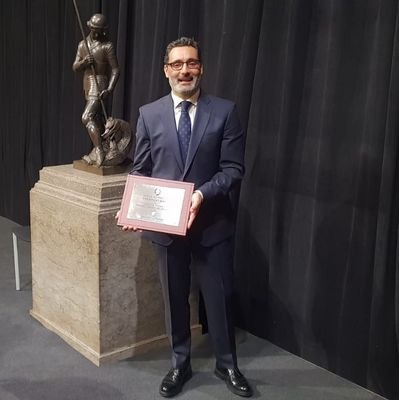 xavi_escu's profile picture. Advocat. Secretari del Tribunal Laboral de Catalunya. Master post-grado en derecho laboral y seguridad social por el CEF.