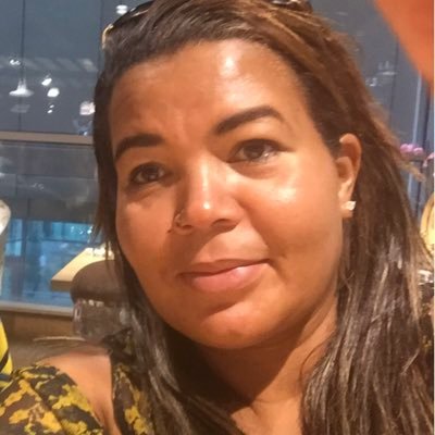 YvetteW44580647's profile picture. 😄