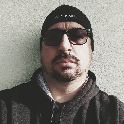 Apaixonado por inovação e a cultura empreendedora, desenvolvimento de produtos e startups.