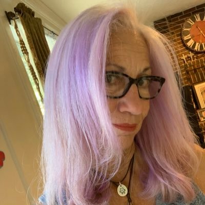 glorybeful's profile picture. down to earth,friendly,easy going(until agitated!)likes to read,animal friendly