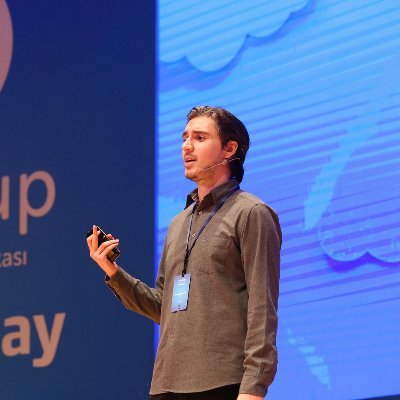 Co-Founder, Juphy 🦊 Full-Stack Developer 👨‍💻 Growth Hacker 🔮