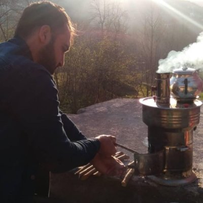 LBakdemir's profile picture. Gidecek hiçbir yeri yokken bana sığınan
değil gidecek çok yeri olmasına rağmen
benim yanımda kalandır benim için değerli
olan....