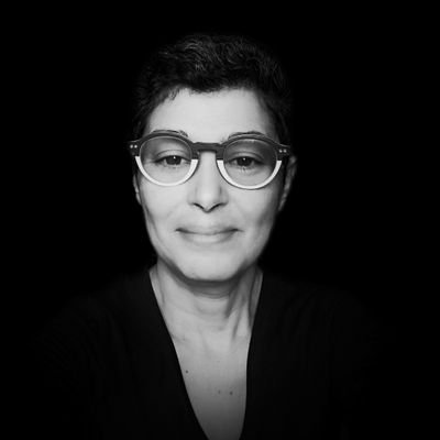 --- Author-photographer, light seeker, geek & woman. Here, There and Everywhere --- https://t.co/piyG9WCFft