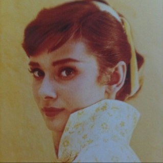 im 20 years old & live in tokyo now.studying english and french:) tell my mistakes,plz!merci3