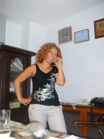 httpGUNDURU's profile picture. Kimsesizlerin kimsesi, eski Türkiye'li yeni gurbetçi ama en en önemlisi Daphne'nin annesi, bütün efsanelerin delisi,kelimelerin ve cümlelerin efendisi olurum