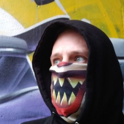 Win/Linux, vim/vsc, IRC, git, Java/NodeJs