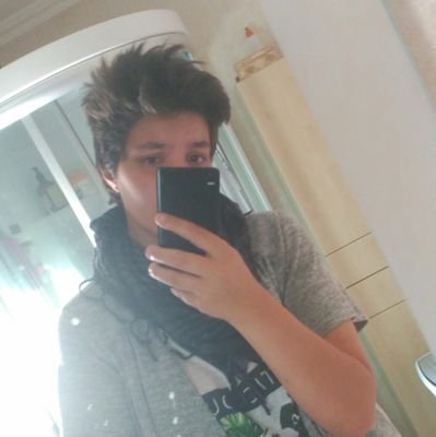 F
SymetraWaifu, DJPon3Rave o MLP Rave
Un random de la vida