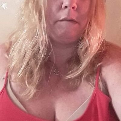 Open minded, married couple in the Northeast, USA. Chats, private video chat, and meetups available on my Fansly. #Hotwife #Swingers #BBW