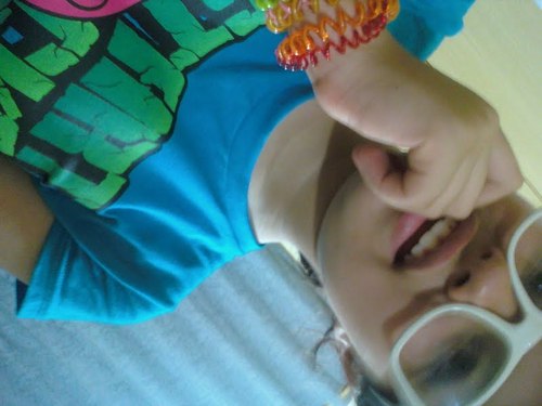 Uma garota pequena, com sonhos grandes. Sepá amo @rockrestart kkk. Dona do FC @LanzaTe_desejo Follow lá --'