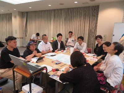 住之江区で働く社会人による ひとことで言えば「地域活動の応援団」です。「もっと地域を知りたい」「もっとゆったりと定期的に交流したい」との声から、地域に貢献したい！熱い想いのメンバーが揃い、2017年 9 月 20日に立ち上がりました。業種を超えた社会人の住之江区ボランティア部 ☆世界記録達成しました(非公式)