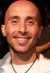 I'm an internet entrepreneur and Yoga Teacher. I love my family, yoga, Raw Food, people, being motivated, learning, teaching and just living full on!