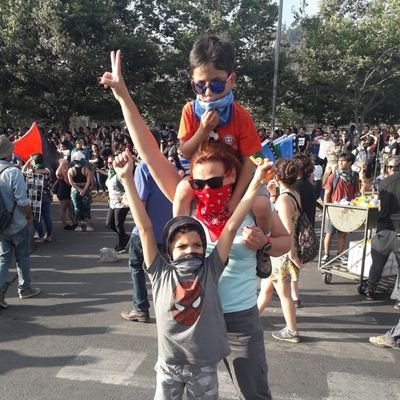 Mariellyta's profile picture. Locamente enamorada de mis hijos (los humanos y los gatunos).  Idealista y soñadora.  Creo en los cuentos de hada y finales felices