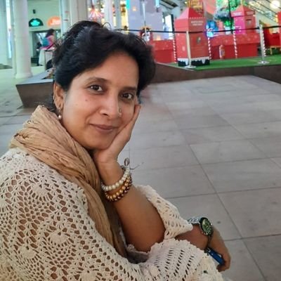 1 hlf of my hrt alwys knows that sum wishs wud nvr come true. Still d 2nd half waits for mgic & mircls 2 hapn. Living in the world of fairytales and btterflies.