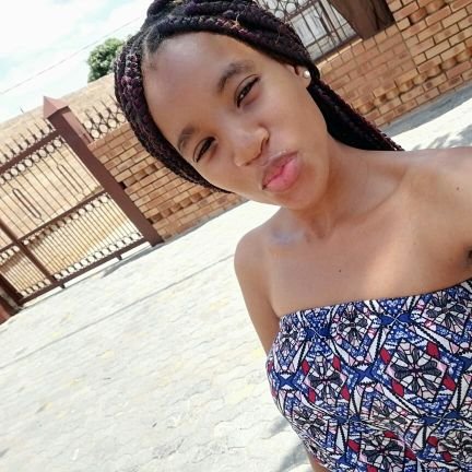 Khayndlovu's profile picture. Live your extra life.