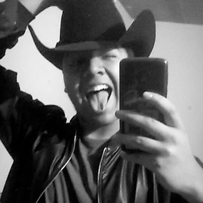 CharlesLmos's profile picture. 