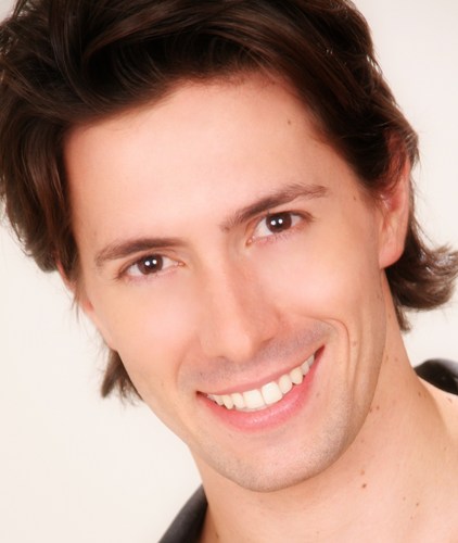 AndreNarcizo's profile picture. Os livros de história farão jus a FHC !