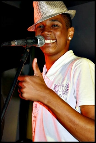 Nome:Matheus Fernando Pereira Conhecido como : Matheuzinho. MEU SONHO PESSOAL: Ser Feliz. MEUS IDOLOS:Jesus Cristo SEGNO: Gêmeos Uma Paixao: Musica.