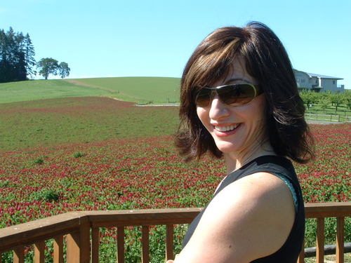 Executive smarty skirt with a passion for great wine, interesting meals and sunny places.