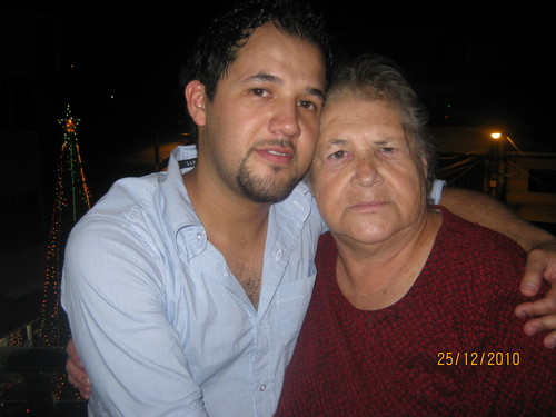 soy un amante del futbol.... hincha del EMELEC.... y un amigo leal....