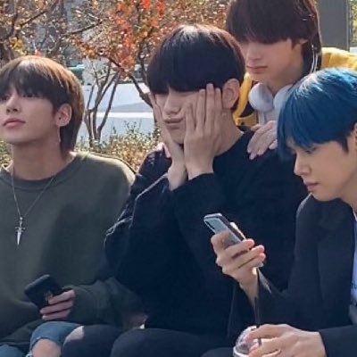 tomorrowbysubin's profile picture. 최수빈 니가 그저 내 빛