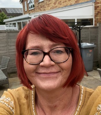 HitchinsonMandy's profile picture. An expert on all things reflective and phosphorescent, I am the Operations Director at Viz Reflectives and founding member since 2002.