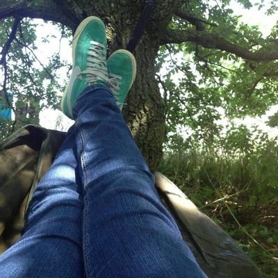megangray92's profile picture. Just your average chaotic, feral, trash-disaster of a gin drinking millenial