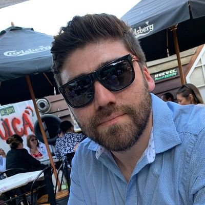 zetaster's profile picture. I live close to the beach