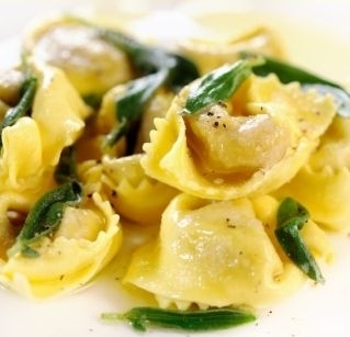 Our inclusive Italian cooking holiday & culinary tour suits groups of all sizes & ages. Individuals or single travellers also enjoy this wonderful experience.