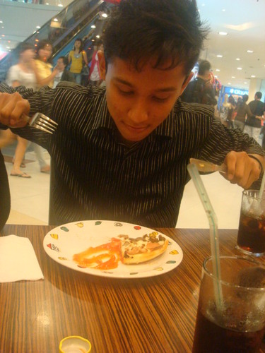 FauzalRizq's profile picture. Part time banker, full time entrepreneur