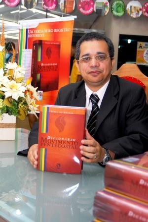 Editor, escritor, pesquisador e autor do Dicionário do Movimento Pentecostal