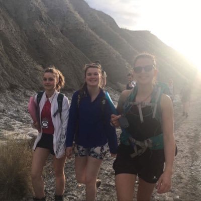 chloeyoung1995's profile picture. 