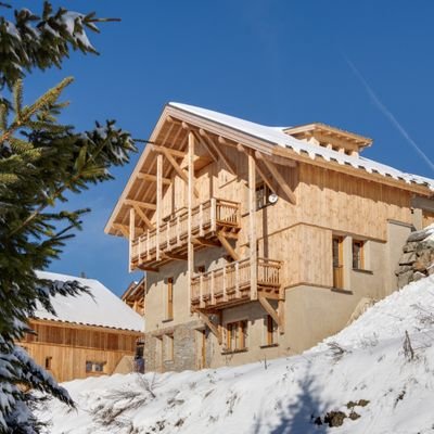 Chalet Grand Galbert à Villard Reculas, village traditionnel au coeur d'Alpe d'Huez Grand Domaine. #ski #montagne #sens #santé #frenchalps #cycling