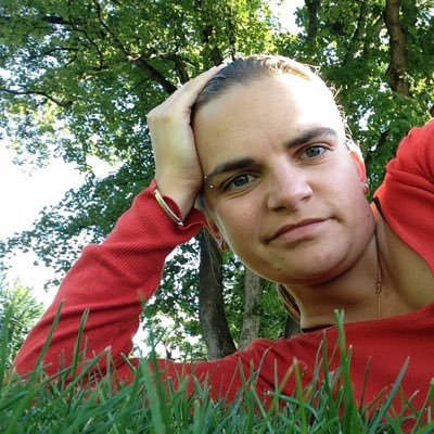 MagaliPapier's profile picture. Mes Tweets n’engagent que moi