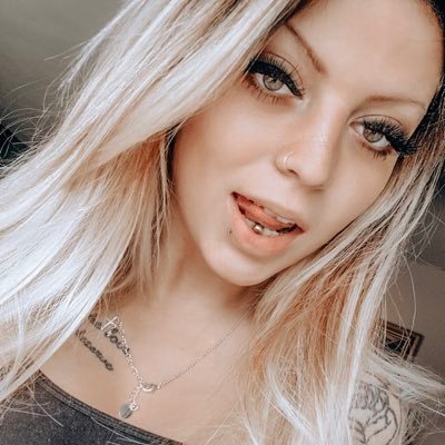 𝑇𝑤𝑒𝑛𝑡𝑦 𝑇ℎ𝑟𝑒𝑒, 𝐶𝑎𝑛𝑎𝑑𝑖𝑎𝑛 𝑀𝑦𝑙𝑎ℎ 𝑀𝑒𝑙𝑜𝑑𝑦 ♥ 𝐿𝑖𝑙𝑦𝑎𝑛𝑛𝑎 𝐽𝑎𝑑𝑒 كل شيء يحدث لسبب “