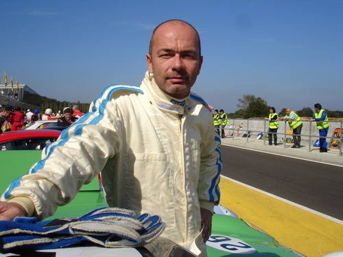 Serial entrepreneur, pionnier de l’internet (http://t.co/mB6N6Ph1kT, Brainsonic), Jerome est collectionneur et pilote de GT classiques.