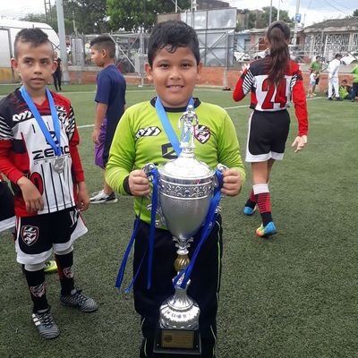 Papá de Matias y Samuel Hincha del doblemente glorioso @cucutaoficial