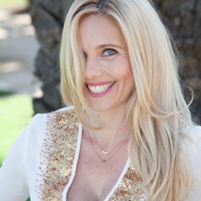 Celebrity Relationship Coach @DatingLaurel reveals her proven strategy to Date, Love, and Breakup Better