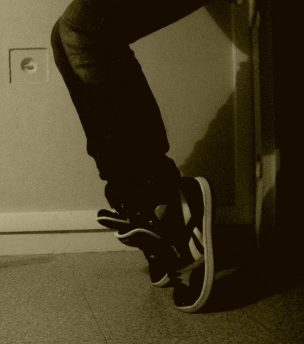 i come from lyon , in france, ofc am fan of Michael Jackson =)
Peace ♥