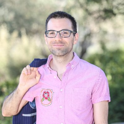 MD, Neuroscience PhD candidate @ the Computational Neuropsychiatry Lab in Hadassah Hebrew University Medical School, using fMRI to investigate our social brain.