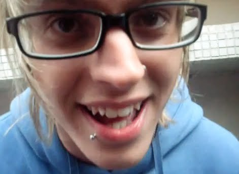 since .::  03/01/11 
Se você acha o @thomasrestart pagodeiro então  follow-me ! 
eu te amo e pra sempre com voce eu quero estar !