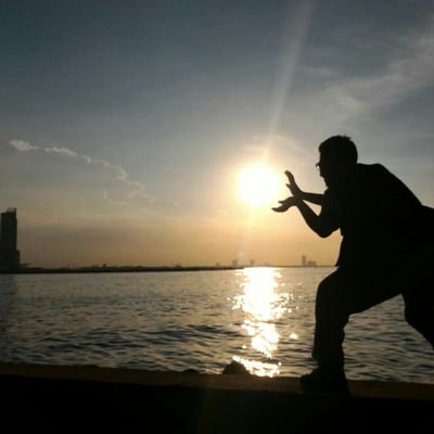 adirosadi's profile picture. Penikmat Desain, Musik dan Film |  Social Worker | sunnysanners | Liverpudlian | Interisti | PASer | #srudukfollow