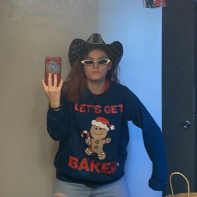 cillycola's profile picture. birds are fake convince me otherwise