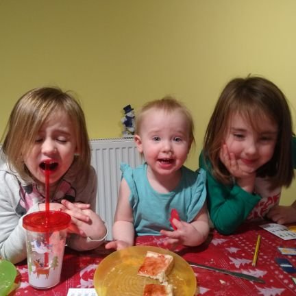 Dad of three beautiful stinkers and lucky to be married to another beautiful stinker. We have one clear philosophy... https://t.co/fs5mY3xZlH.Together