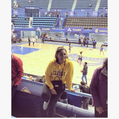 AraGurrusquieta's profile picture. Si hay algo con lo que se pueda llorar, es con él retorcido humor del universo !!!!