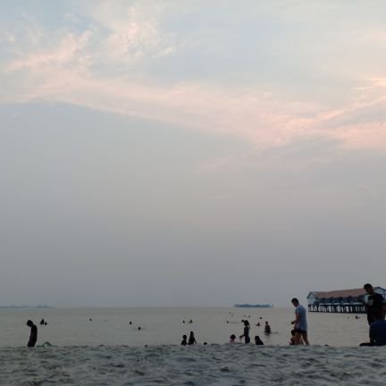 nadiahmadzli's profile picture. One step at a time