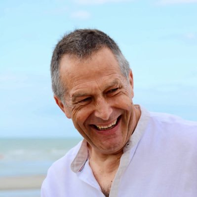 VanLembergen1's profile picture. Trotse echtgenoot, vader en grootvader. Gepensioneerd officier, maar nog steeds gepassioneerd door communicatie en leiderschap. Zaakvoerder Pathos.